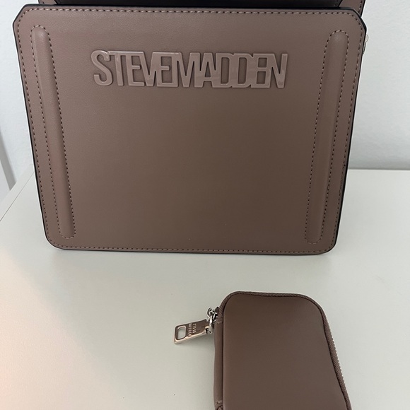 Steve Madden Brown Bag - Picture 2 of 6
